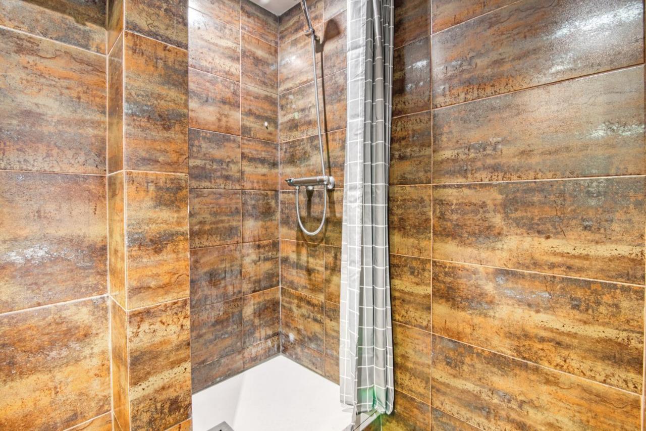 Cozy Penthouse, 20 Min To Downtown, Alcala Norte Madrid Exteriör bild
