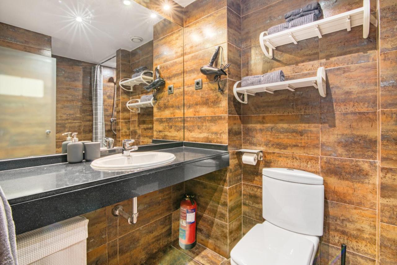 Cozy Penthouse, 20 Min To Downtown, Alcala Norte Madrid Exteriör bild